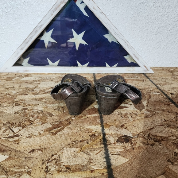 Vera Wang Women's Embellished Sandals (Gray) - SIZE 9.5 - Picture 2 of 8